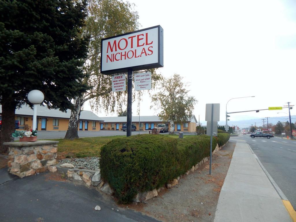 Motel Nicholas Omak Extérieur photo
